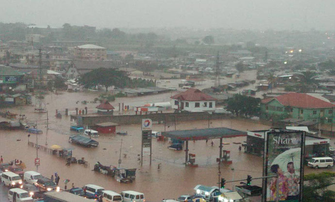 Kumasi City Market flooded, Traders stranded