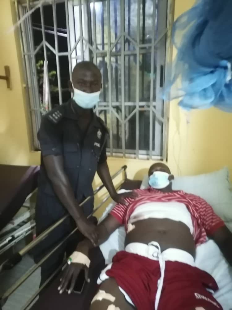 Police officer shot 8 times by robbers