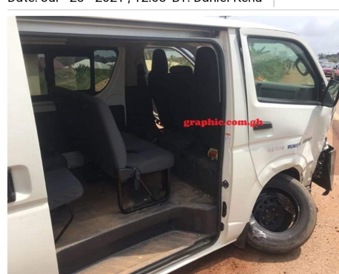 A/R: 8 Journalists involved in accident on Obuasi-Anwiankwanta road
