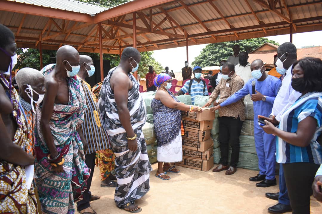 6,000 farmers receive farm inputs from Bryan Acheampong