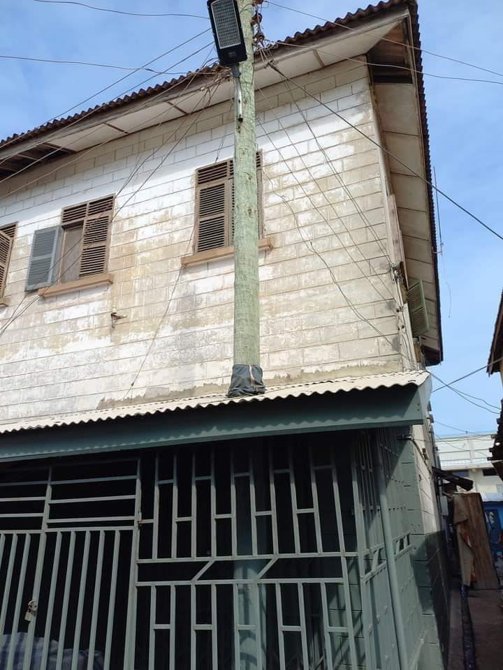 Shops operating close to electric poles to be closed down by Tuesday
