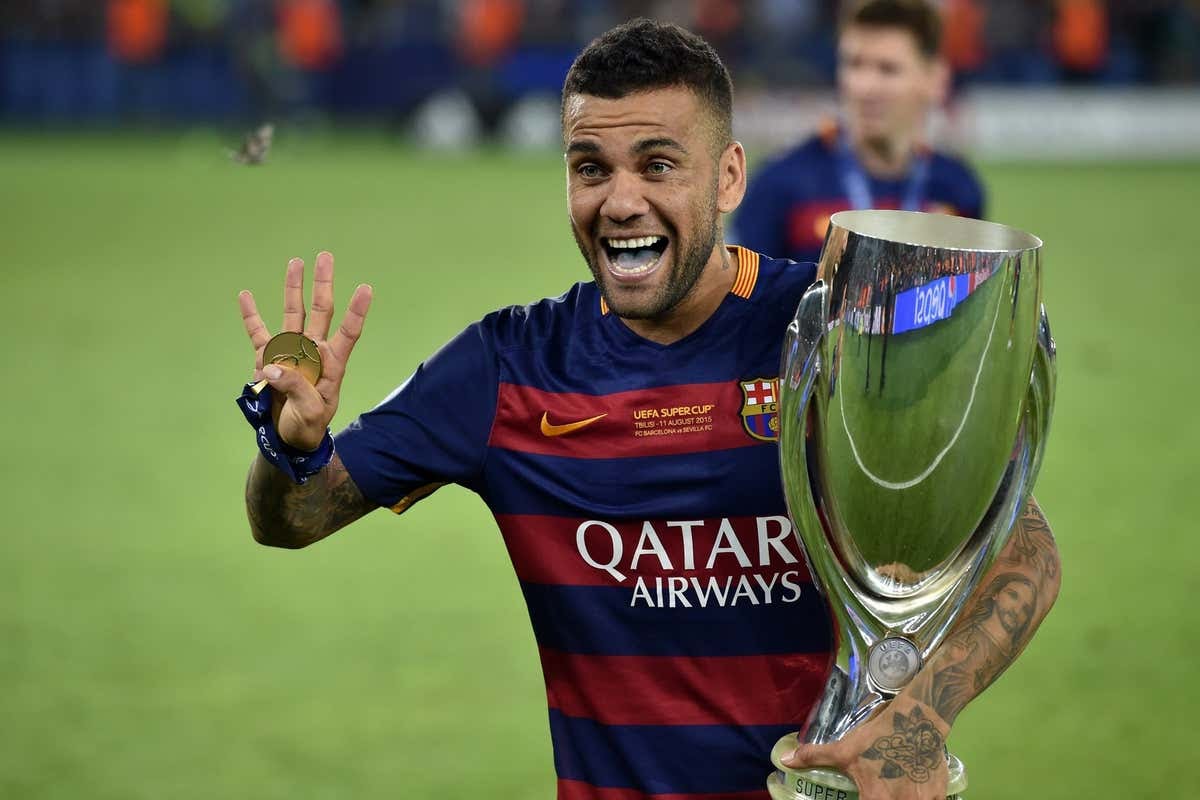 Dani Alves rejoins Barcelona after 5 years