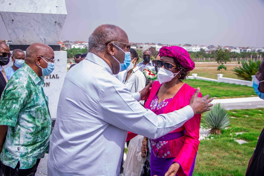 Gbagbo calls on Rawlings family, pays his final respects
