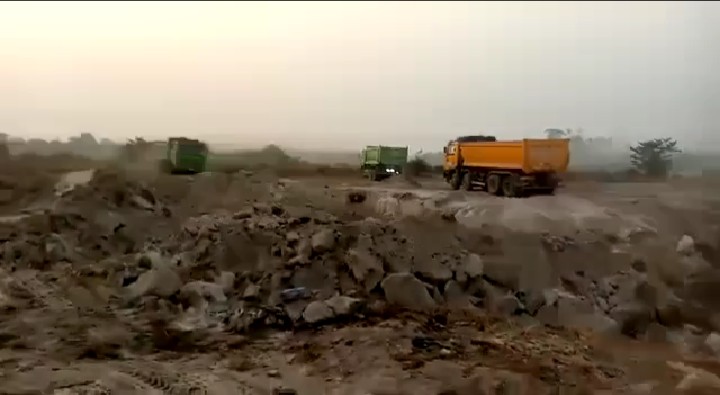 Farmers call 10 River gods to invoke curse on their chief, others [video]