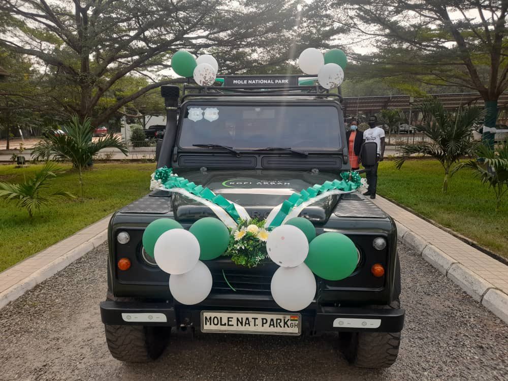 Rigworld CEO presents 3 vehicles to Mole National Park