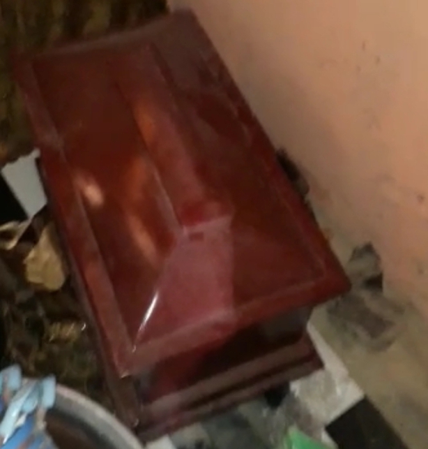 Offinso South: Coffin found in man’s room, suspect on the run