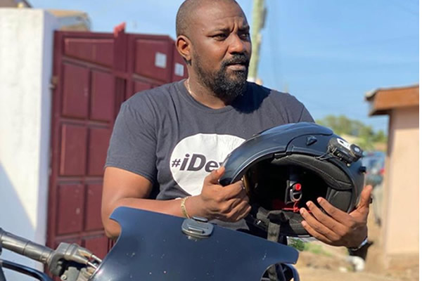 John Dumelo