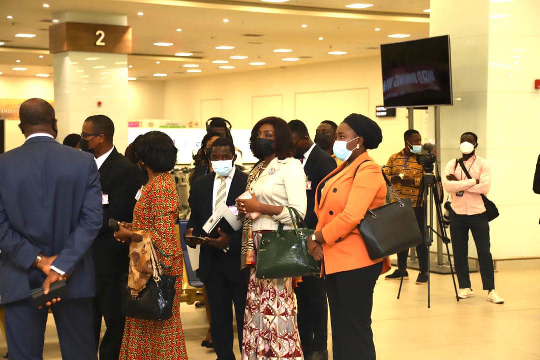 Ptotos:  First batch of Ghanaians evacuated from Ukraine arrive home