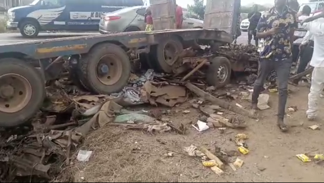Gomoa Bewadze: 2 dead, 3 injured after trailer crashes into passenger van