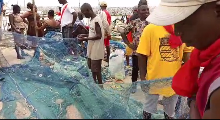 Some fishermen expressing their grievances