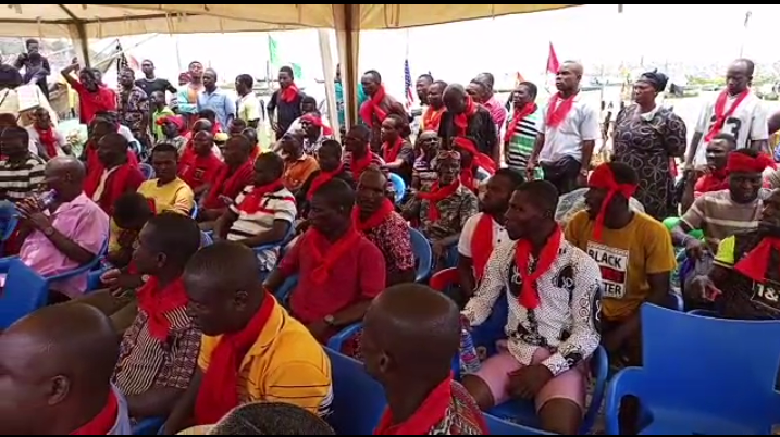 Some fishermen expressing their grievances