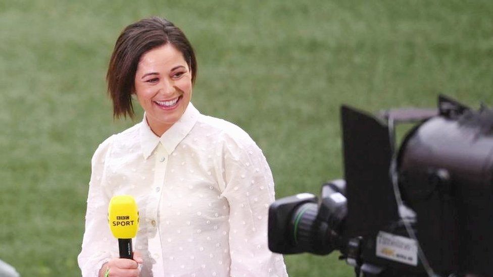 TV presenter walks out of sport awards over sexism