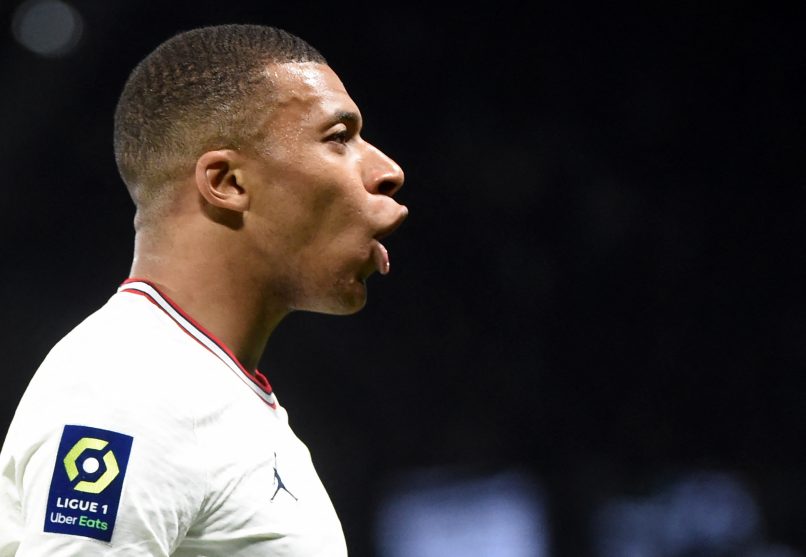 Official:  Kylian Mbappé renews contract with PSG until 2025