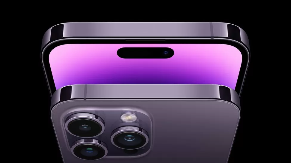 Apple makes new handset in India in shift from China