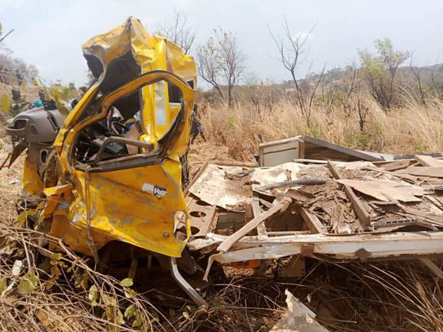 Crash leaves 23 dead during Zambia church trip