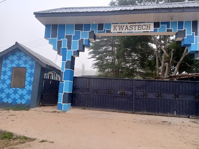 C/R: Agona Kwanyako chief appeals for physics lab to aid practical learning