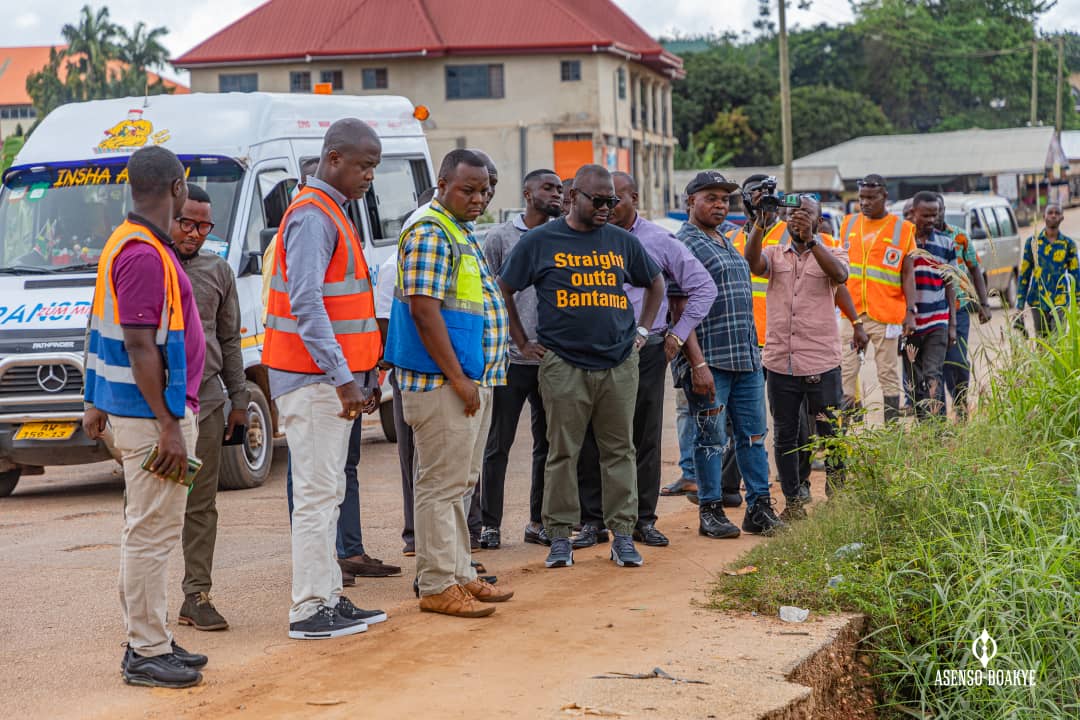 Asenso-Boakye tours Atafoa Owabi bridge with engineers amidst reconstruction
