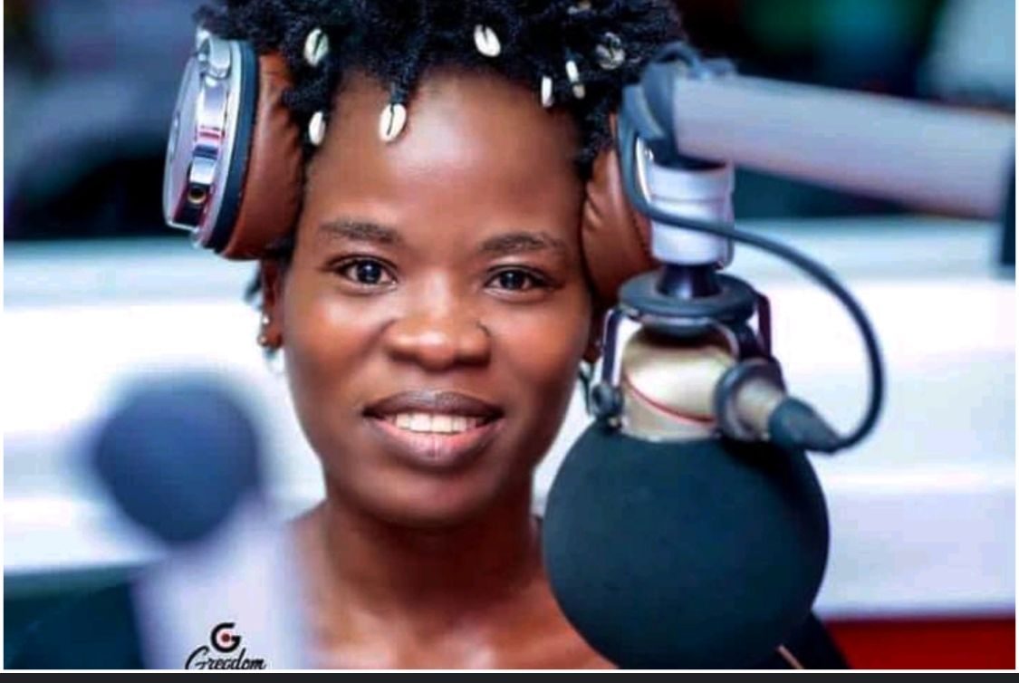 Ohemaa Woyeje gifts 9-year-old girl GHc1,000 for singing new song, hustler ‘perfectly’