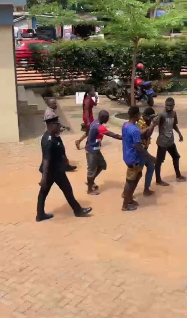 Video: Two accused persons attempt escape from court premises