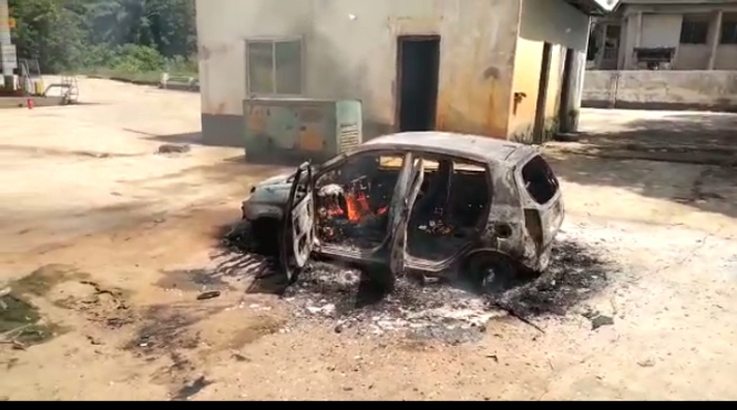 Driver collapses after car catches fire, burns to ashes