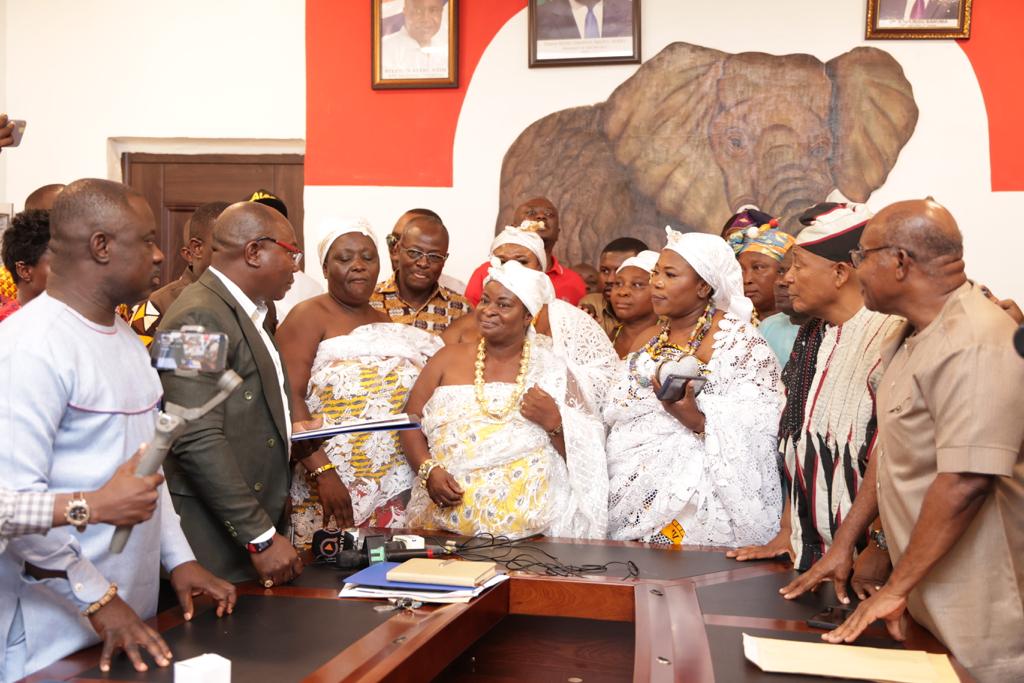 Market Queens pay NPP nomination forms for Alan Kyerematen