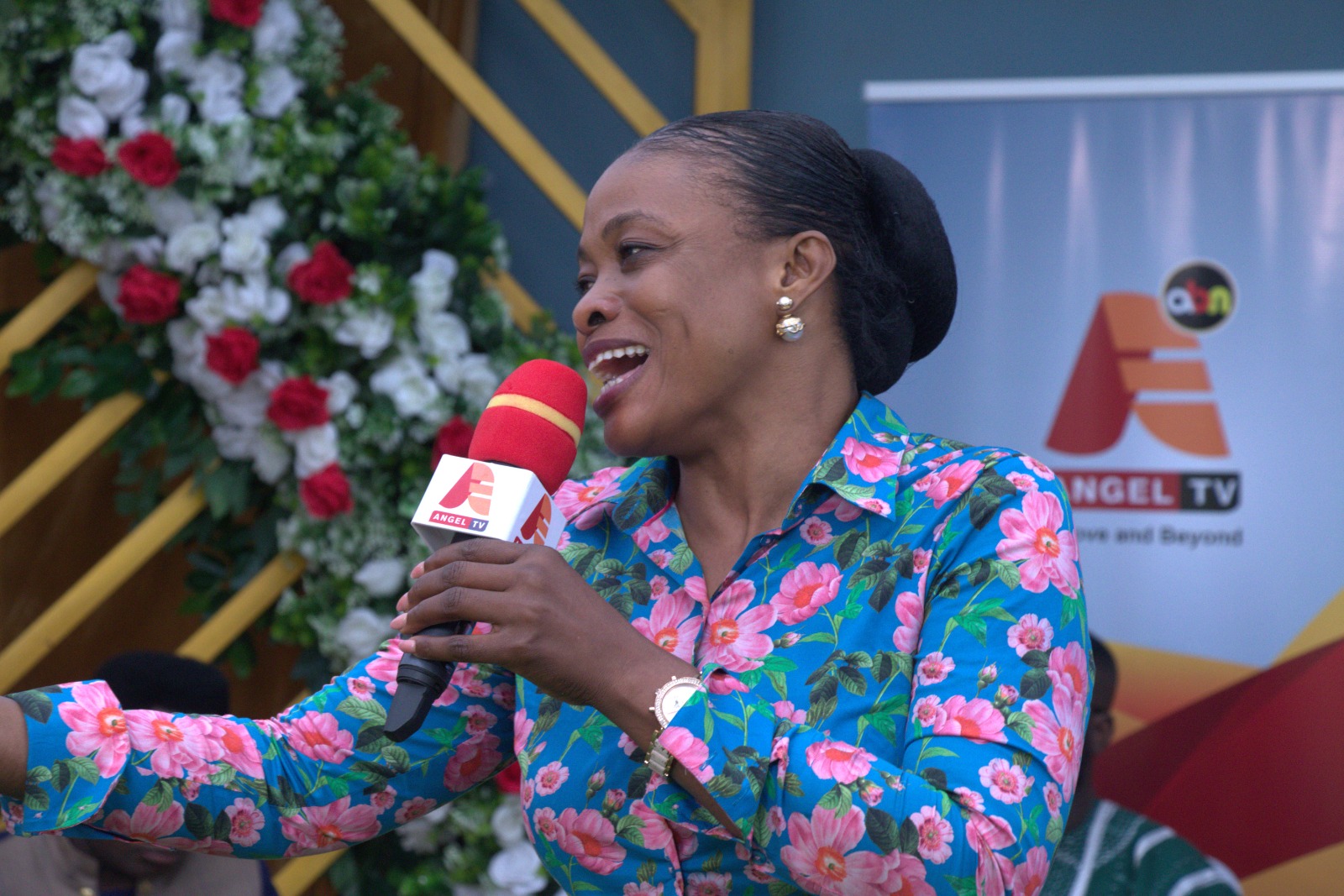 VIDEO: When Diana Asamoah ceased the microphone at the unveiling of Katakyie Afrifa-Mensah