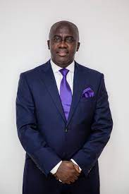 Dr. Kwaku Oteng congratulates TOBINCO for winning ‘Entrepreneur of the Year’ award