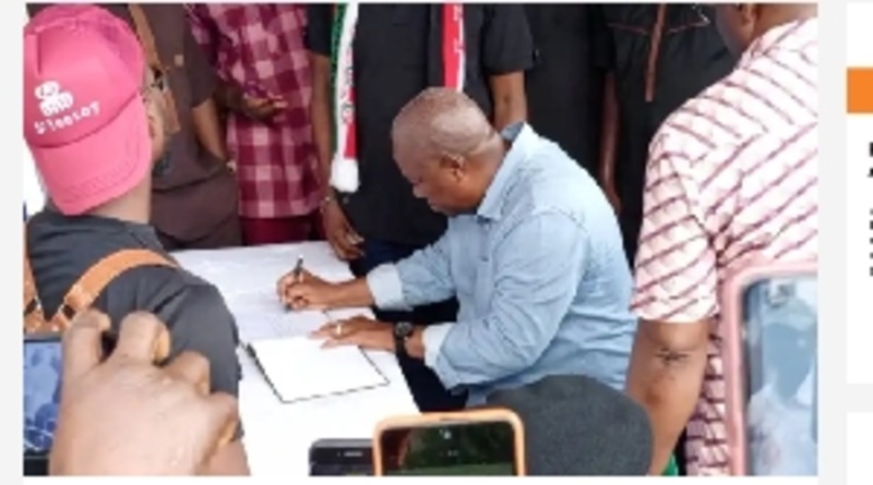 Mahama consoles family of late Ghana’s High Commissioner to Nigeria