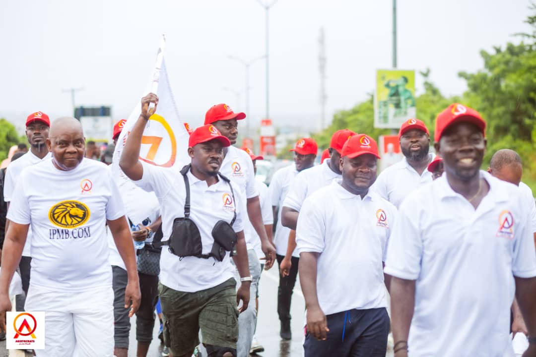 Hundreds turn out for Aristocrat Association fitness walk