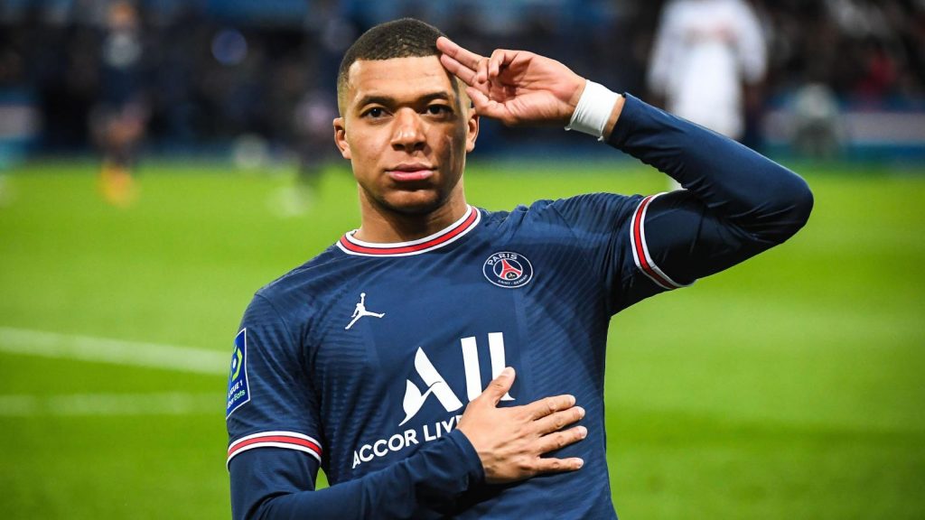 Mbappé signs Real Madrid deal