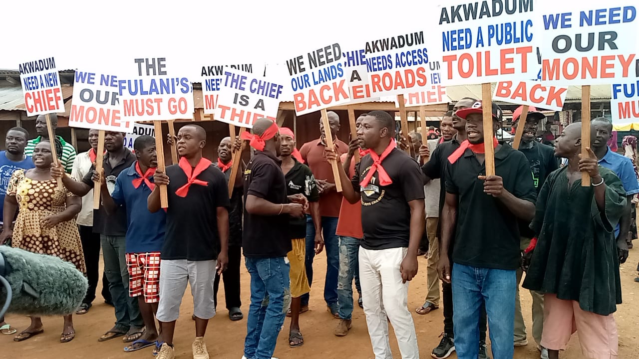 Koforidua Akwadum residents protest against chief for allegedly selling stool lands