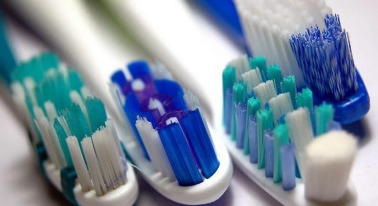 3 reasons never to leave your toothbrush in the bathroom