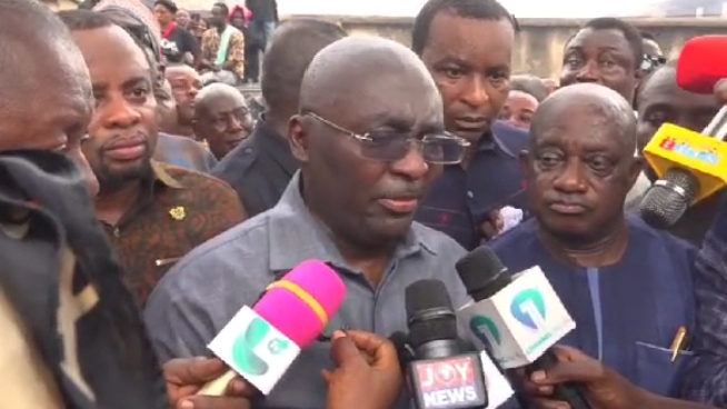 Adum Fire: Dr. Bawumia donates GH¢200K, 1000 bags of cement to support market rebuilding