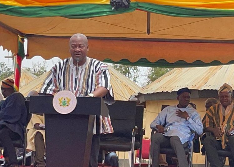 President Mahama pledges modern health facility for Yendi
