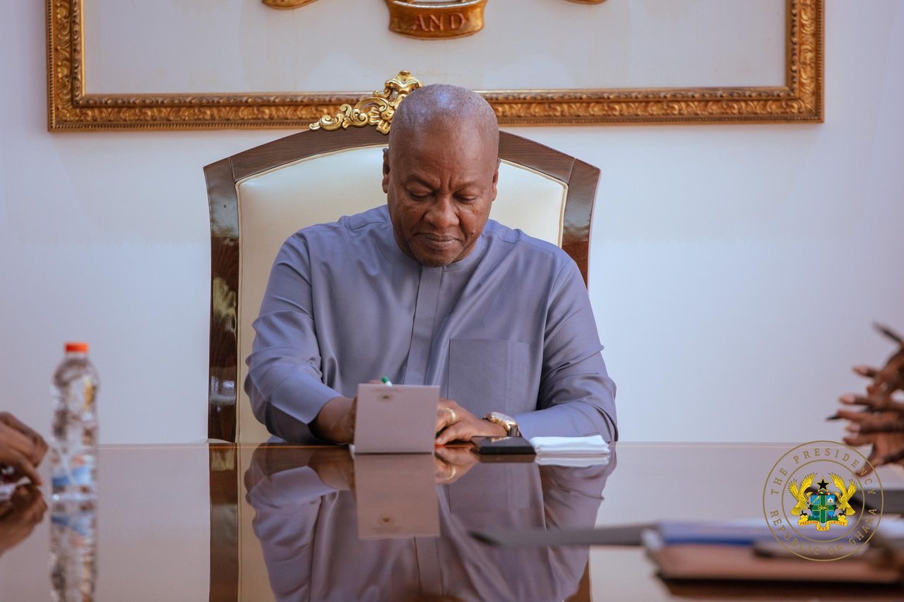 President Mahama holds stakeholder consultation with Constitution Review Commission