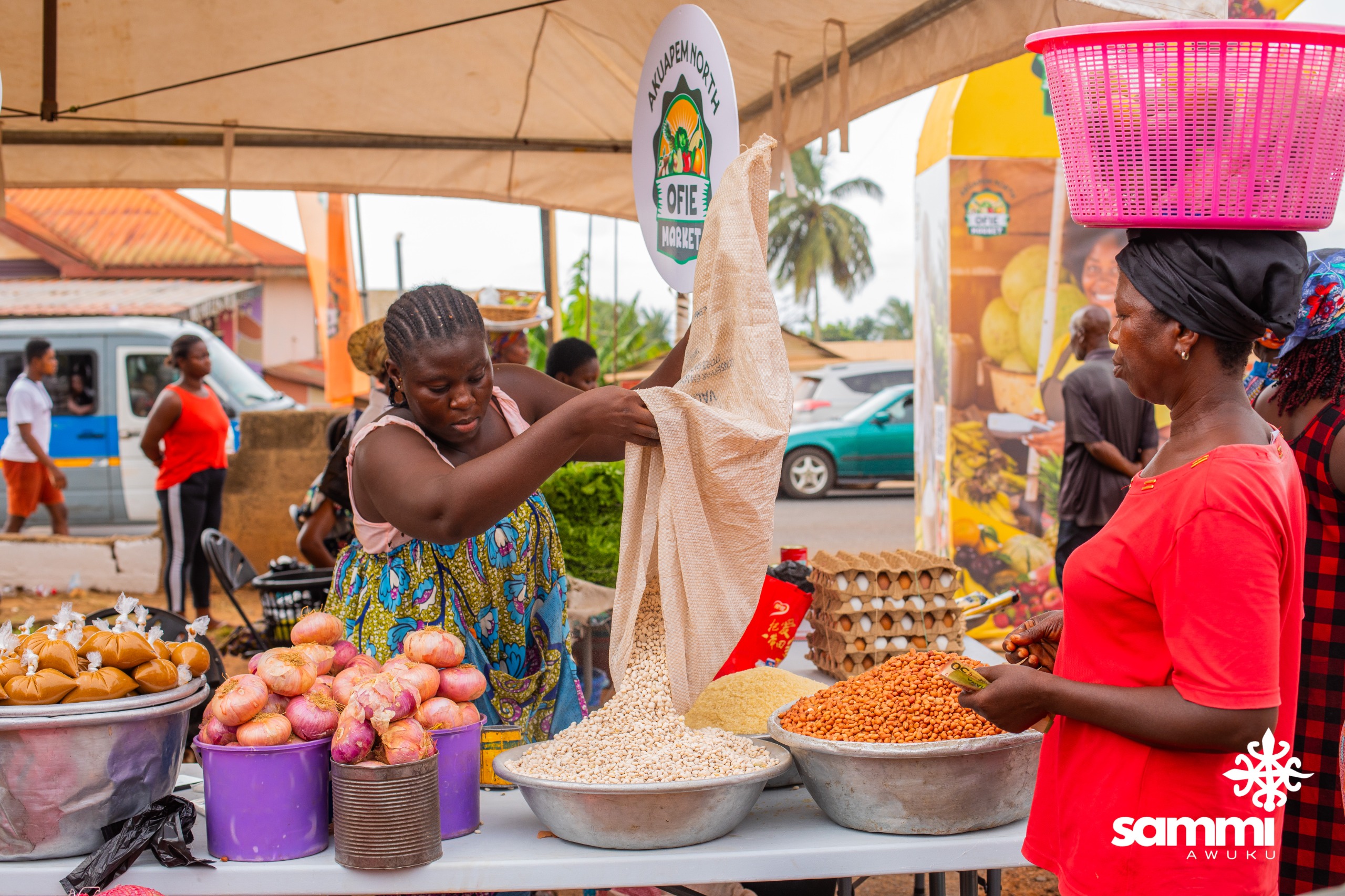 Maiden ‘Ofie Market’ records huge patronage [photos]