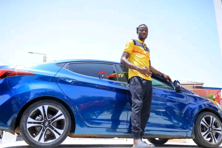 Photos: Hearts of Oak goalkeeper gifted Hyundai Elantra after being spotted in troski