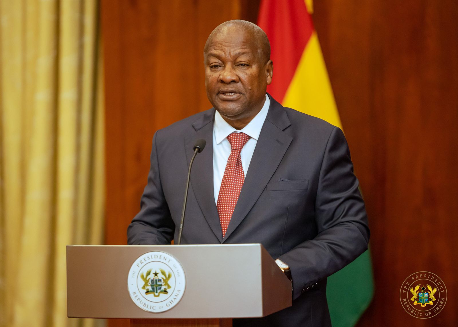 ‘No fees stress’ policy won’t scrap students’ allowances — Mahama assures