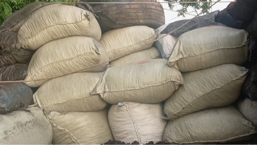 Police intercept 90 bags of smuggled Cocoa at Assin Fosu