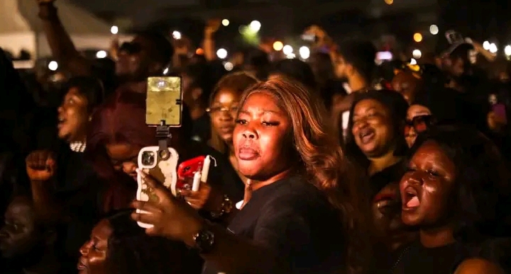 Photos: Thousands troop to Independence Square for Daddy Lumba’s candlelight vigil