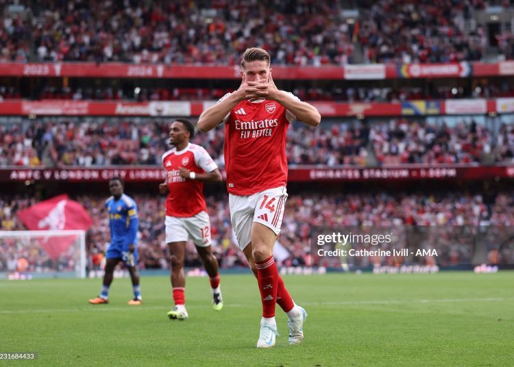 Gyokeres scores twice as Arsenal crush Leeds