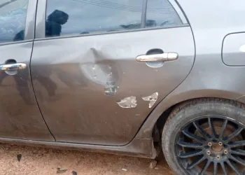 Tension at Nsueam as youth clash with police over alleged child abductor