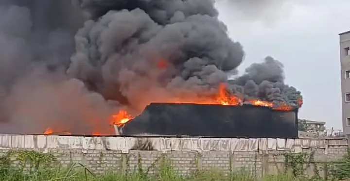 A/R: Fire destroys Santasi China City Mall