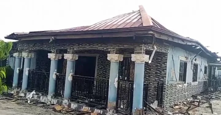 C/R: Fire razes 5-bedroom apartment at New Winneba