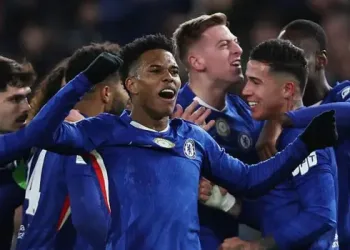 Chelsea beat 10-man Barcelona in a dominant display