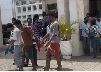 Seven detained for running fraudulent online food services