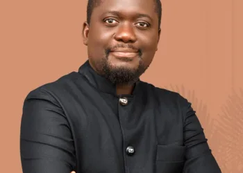 Pastor condemns noisy prayers, urges Christians to pray with reverence
