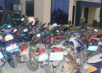 Police arrest 33 suspects, impounds motorbikes in anti-crime swoop