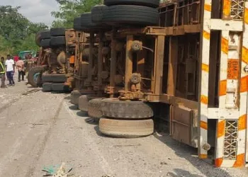 Asukawkaw truck crash: 3 Rescued and hospitalized