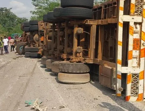 Asukawkaw truck crash: 3 Rescued and hospitalized